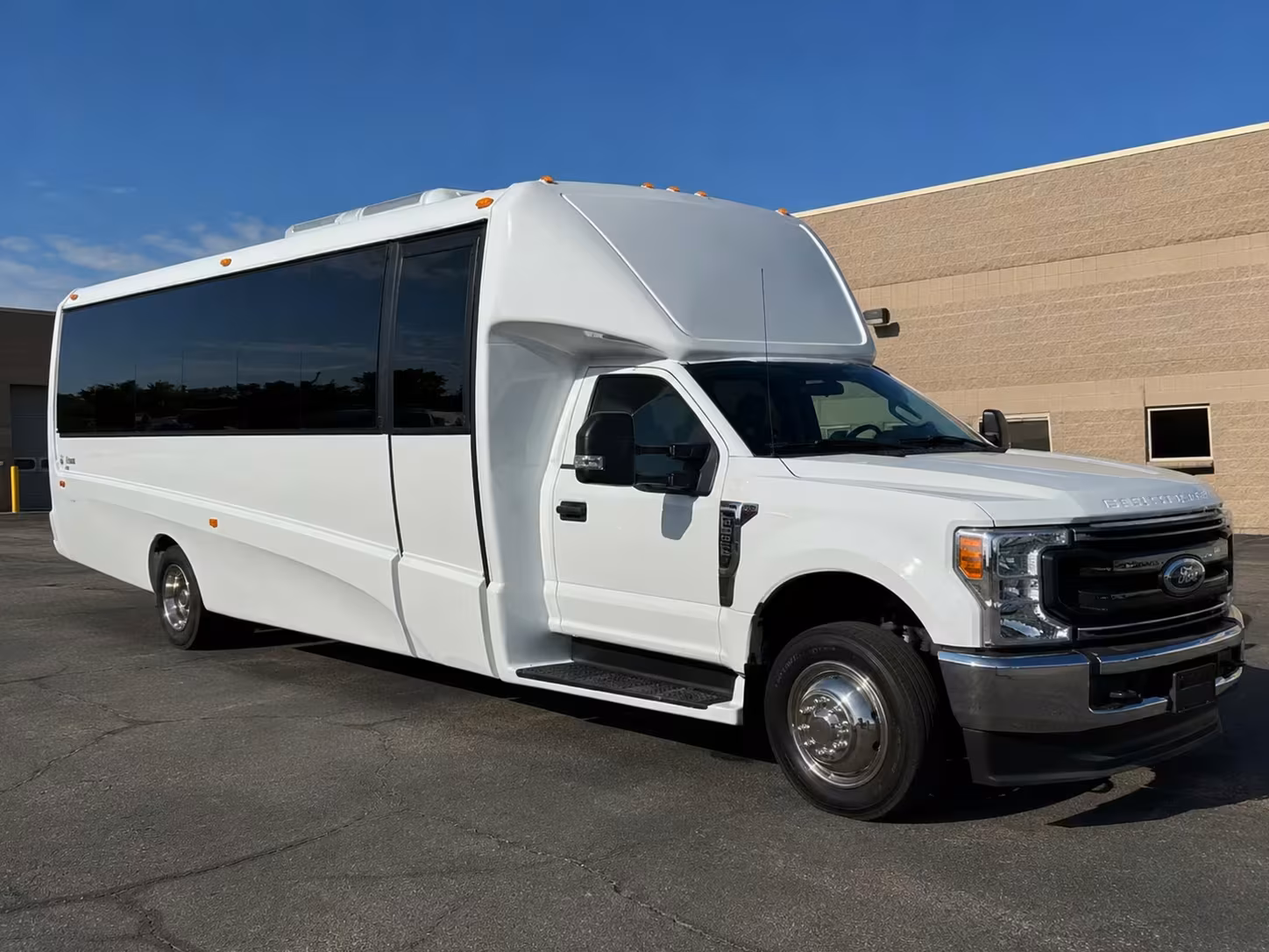 hamilton minibus rentals to megacorp pavilion and the nutter center