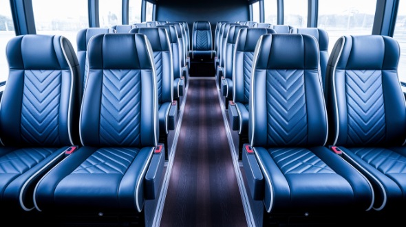 hamilton 15 passenger minibus rental